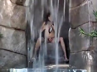 Tia Tanaka loves Black Cock