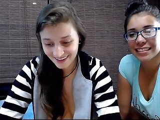 Chubby Latina Eats Pussy