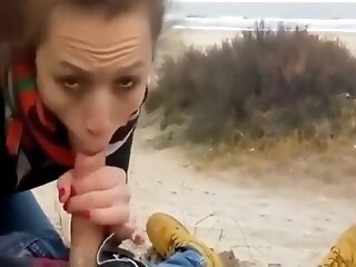 Pipe Et Baise Dans Les Dunes