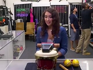 Desperate chick fucks for money - XXX Pawn