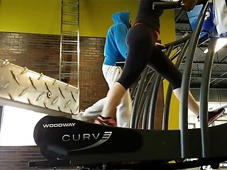 Candid lovely pawg in leggings!
