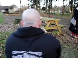 Nana chaude de 27 ans s'exhibe avant de se faire tringler