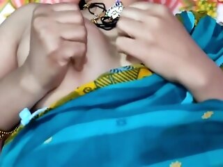 Indian Lovely Aunty Wait 's Cock Penetrating in Her Wet Cunt xlx